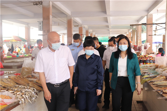 查看洋青農貿市場市場整體經營環境、基礎設施、管理設施等硬件建設情況.jpg